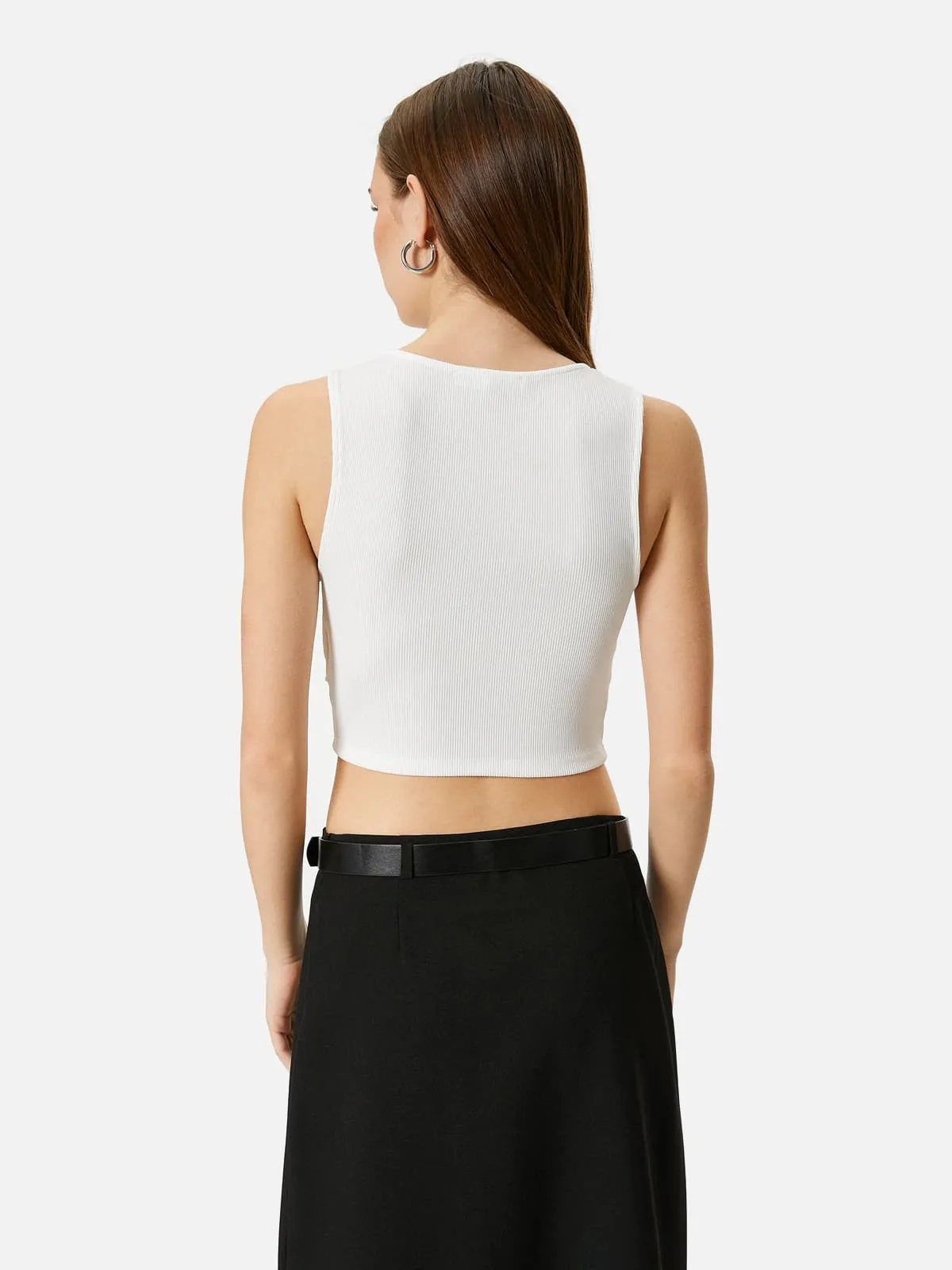 Short-Fit Sporty Round Neck T-shirt - White - Image 3